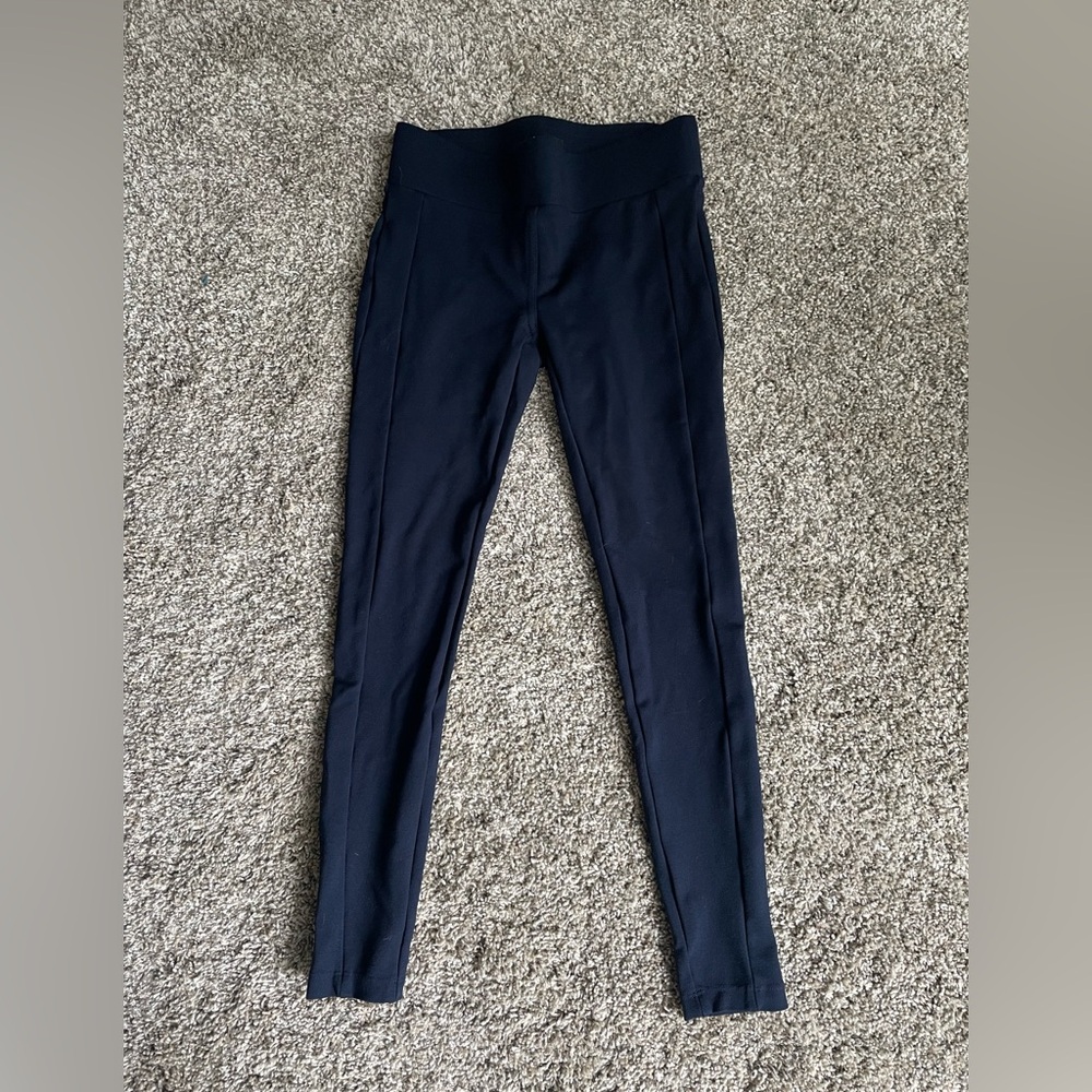 Loft Woman’s Petites Leggings in SZ XXSP in gently used condition